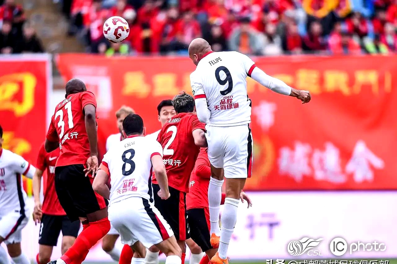 包含冲刺阶段成都蓉城外线爆发——荷甲节点到来，目标明确，临场指挥获称赞的词条kaiyun