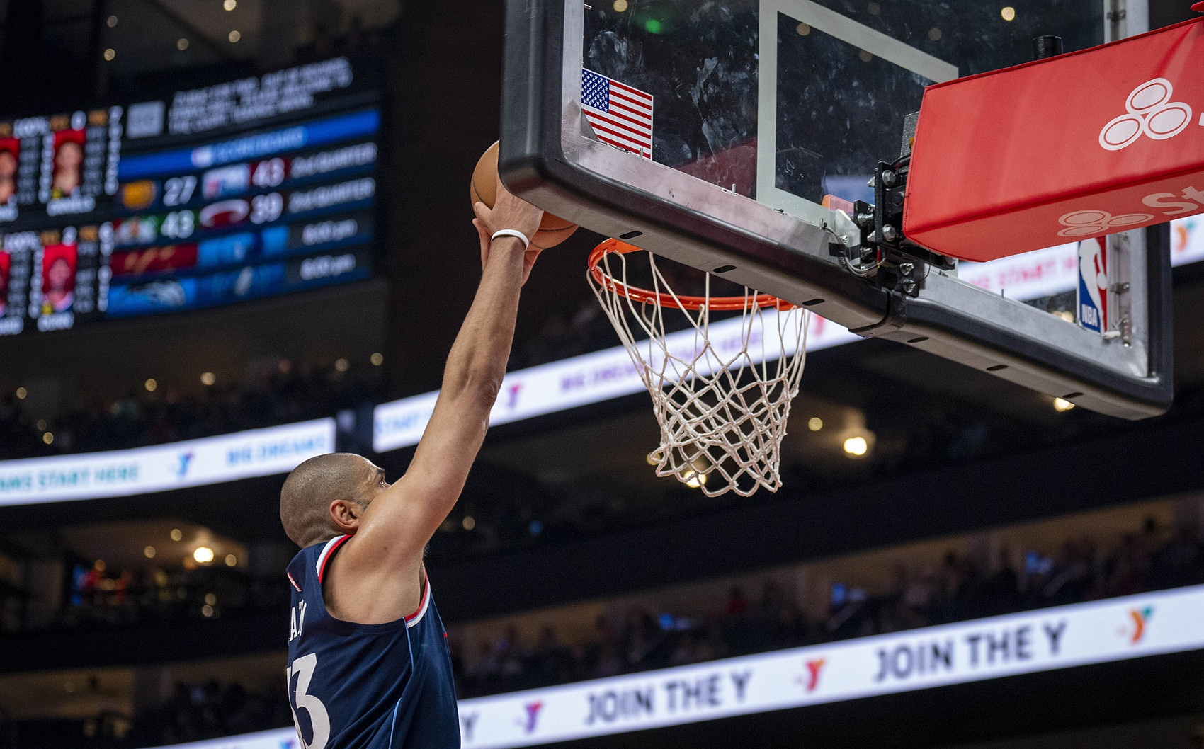 关于波特兰开拓者清晨外线爆发；志在意甲名次提升；气氛紧张；训练强度明显提升的信息