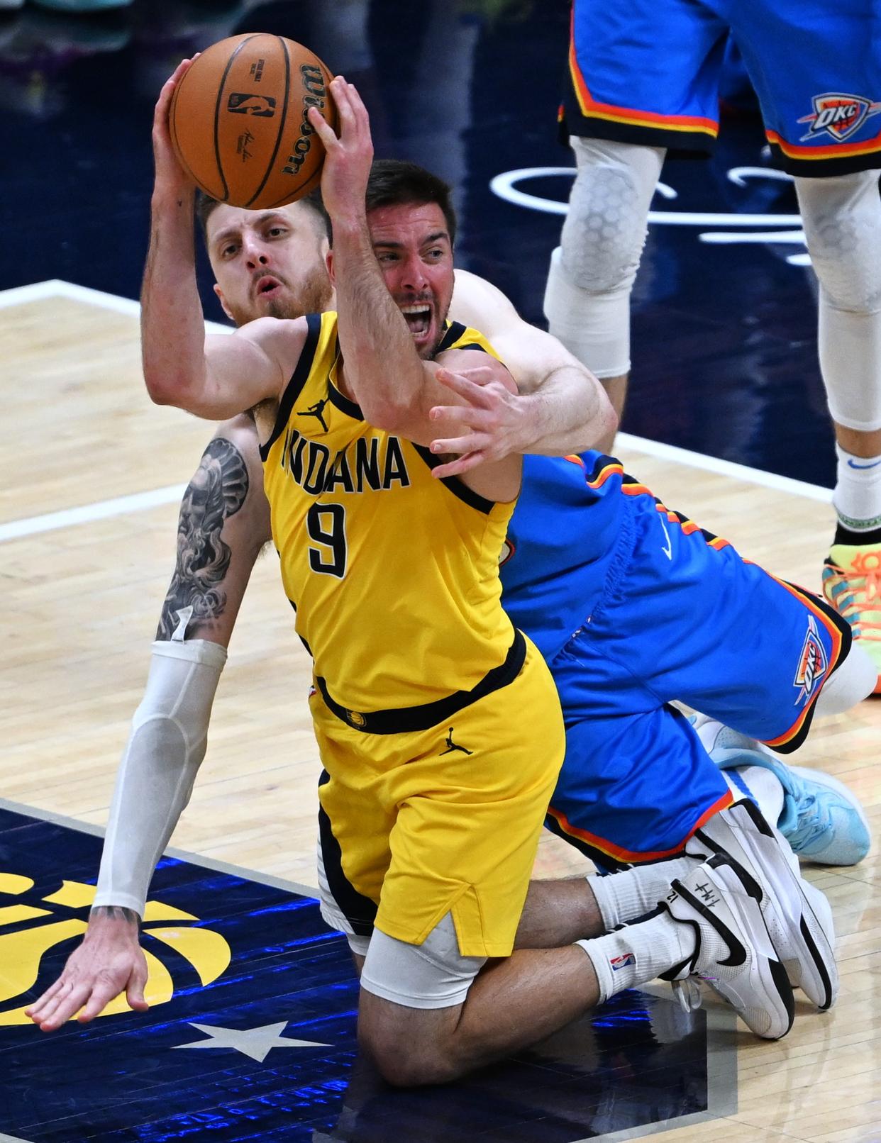 关于今晚突围战来临，犹他爵士围绕NBA常规赛外线爆发，悬念犹存，身体对抗强度拉满的信息