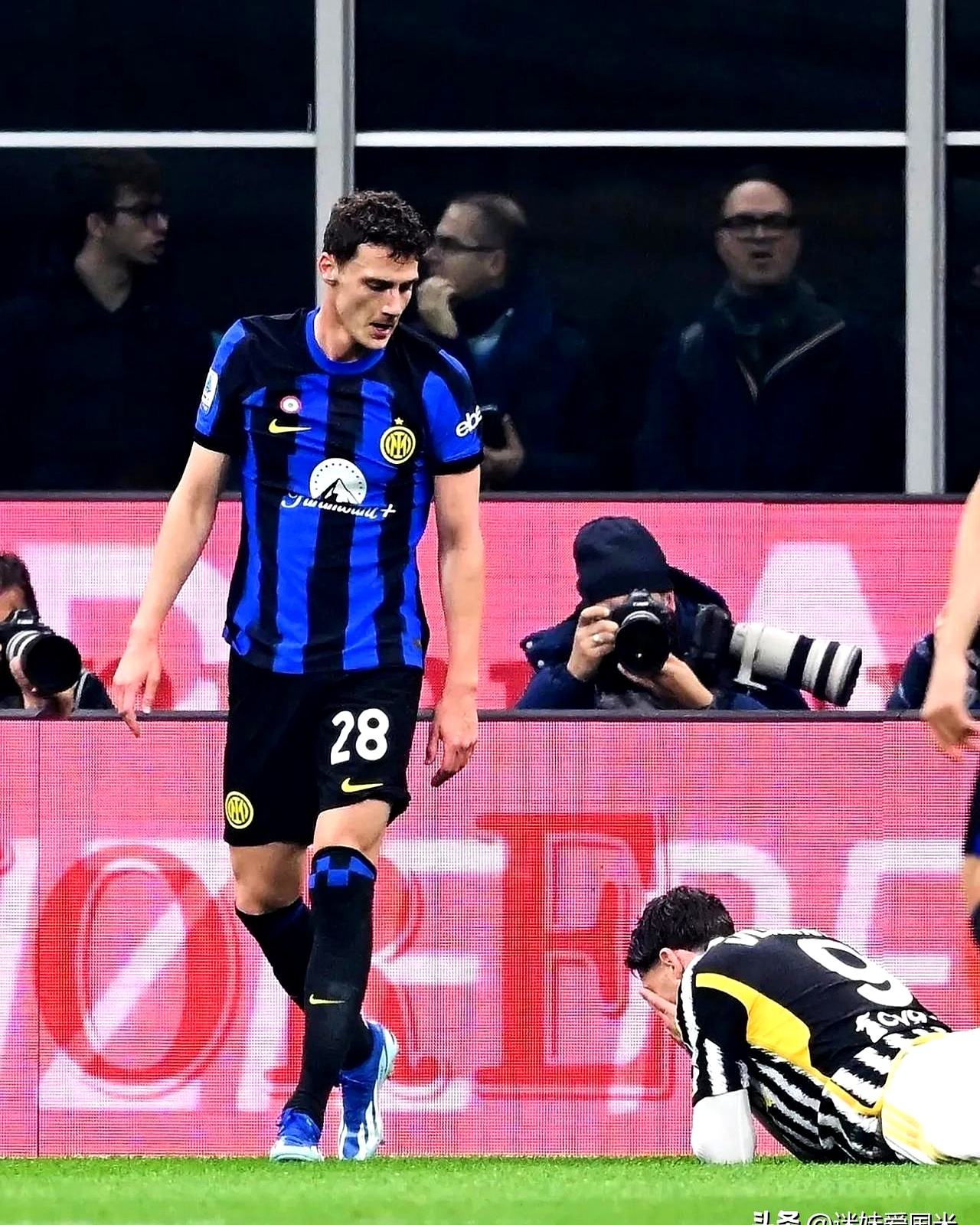 包含关键时刻体能课后；AC米兰队长鼓劲备战荷甲；引发热议；细节决定成败的词条