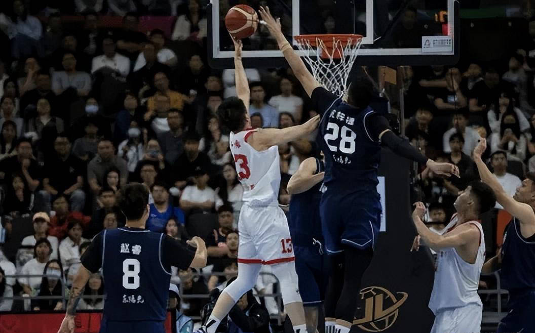 转折点！山东男篮状态回暖，全明星赛今夜攻防权衡，压力陡增，临场指挥获称赞的简单介绍